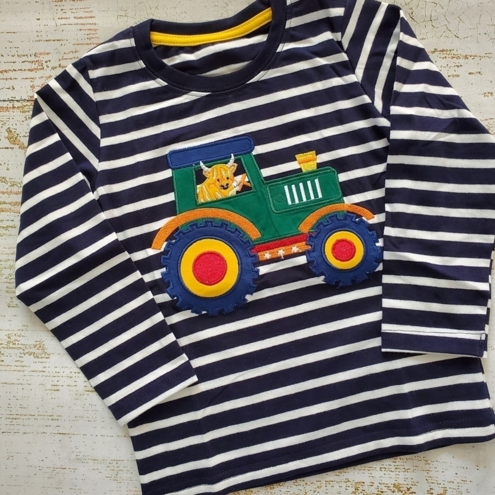 Highland Cow Long-Sleeve Top Boutique New
